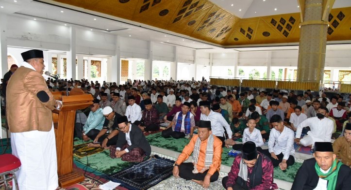 Pemkab Padang Pariaman Laksanakan Shalat Hari Raya Idul Fitri 1444 H di Masjid Raya IKK