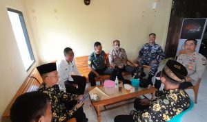 Deklarasikan Pencegahan Karhutla, Plh. Danramil 06/Serasan Gelar Rapat Bersama Unsur Uspika Deklarasikan Pencegahan Karhutla, Plh. Danramil 06/Serasan Gelar Rapat Bersama Unsur Uspika