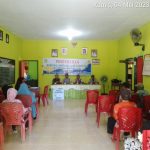 Babinsa Koptu Pamuji Kembali Dampingi Penyaluran BLT DD Desa Sedarat Baru