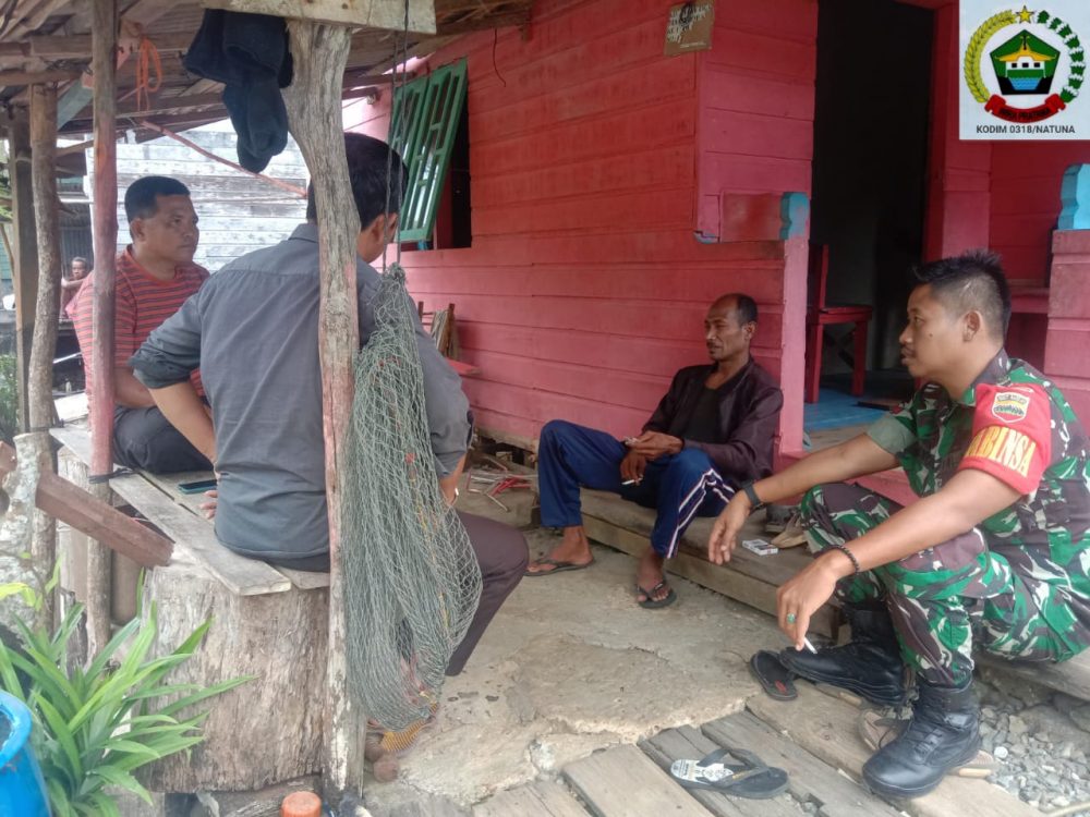 Ini Yang Disampaikan Babinsa Kopda Suwarno Saat Komsos Dengan Warga Desa Tanjung Kumbik Ini Yang Disampaikan Babinsa Kopda Suwarno Saat Komsos Dengan Warga Desa Tanjung Kumbik