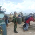 Ini Himbauan Babinsa Koramil 06/Serasan Saat Mintoring Proses Bongkar Muat BBM Bersubsidi Ini Himbauan Babinsa Koramil 06/Serasan Saat Mintoring Proses Bongkar Muat BBM Bersubsidi