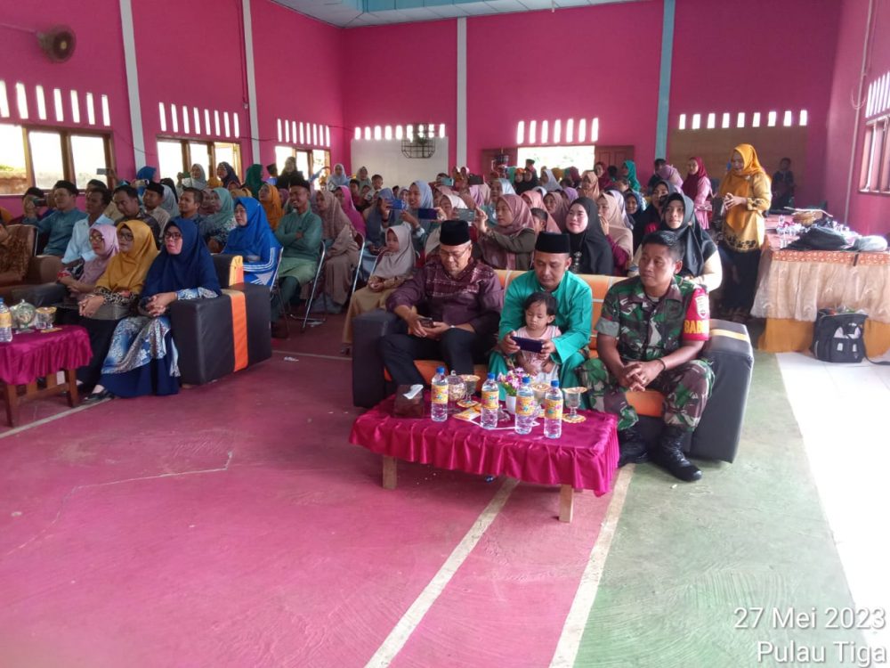 Hadiri Pelepasan Siswa SDN 001 Pulau Tiga Barat, Kopda Suwarno : Jangan Coret-Coret Baju Hadiri Pelepasan Siswa SDN 001 Pulau Tiga Barat, Kopda Suwarno : Jangan Coret-Coret Baju