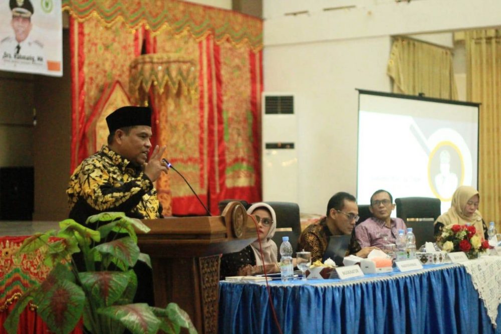 Suhatri Bur Buka Sosialisasi Penertiban Akta Kelahiran Bagi Pelajar