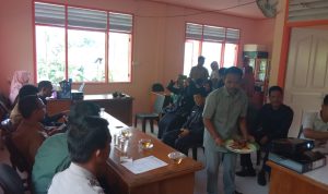 Hadiri Rapat Pengesahan RPJMDes Setumuk, Babinsa Kopda Suwarno Ajak Masyarakat Awasi Pengelolaan Dana Desa Hadiri Rapat Pengesahan RPJMDes Setumuk, Babinsa Kopda Suwarno Ajak Masyarakat Awasi Pengelolaan Dana Desa