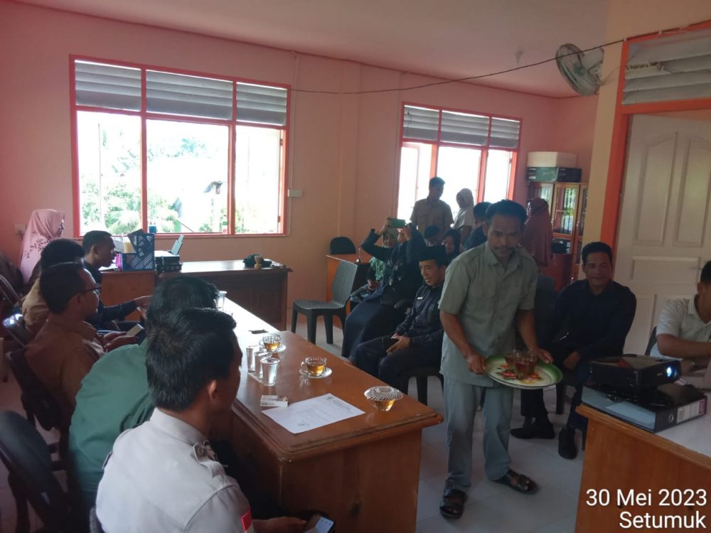 Hadiri Rapat Pengesahan RPJMDes Setumuk, Babinsa Kopda Suwarno Ajak Masyarakat Awasi Pengelolaan Dana Desa