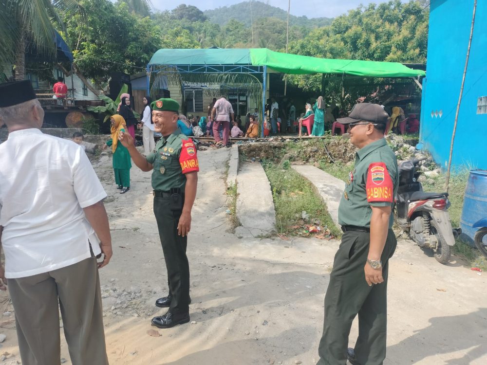 Jalin Keakraban, Plh. Danramil 06/Serasan Bersama Anggota Hadiri Giat Syukuran Warga Pasca Pernikahan Jalin Keakraban, Plh. Danramil 06/Serasan Bersama Anggota Hadiri Giat Syukuran Warga Pasca Pernikahan