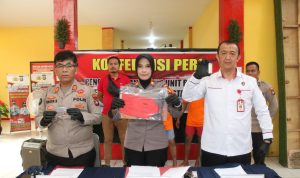 Polsek Batam Kota Konferensi Pers Tindak Pidana Ganjal ATM