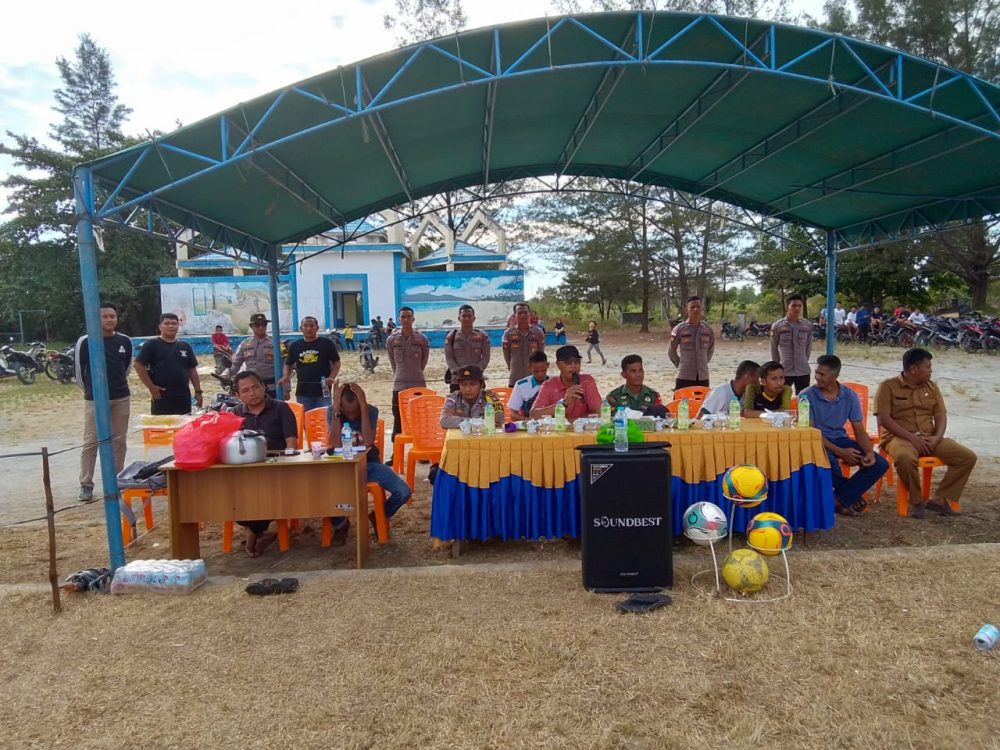 Plh. Danramil 06/Serasan Bersama Babinsa Hadiri Pembukaan Turnamen Sepak Bola Desa Pangkalan