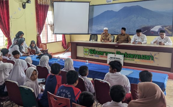 Program Padang Pariaman Cerdas Tahun 2023 Salurkan Bantuan Beasiswa Kepada Keluarga Kurang Mampu