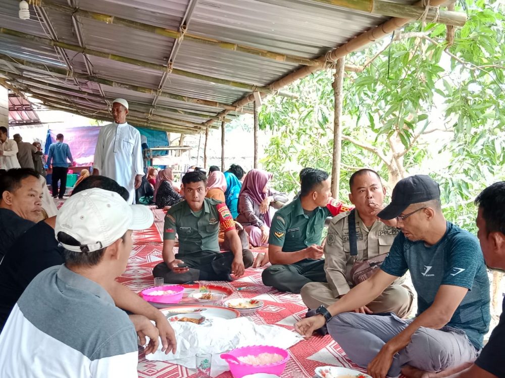 Jalin Silaturrahmi, Babinsa Koramil 06/Serasan Hadiri Resepsi Pernikahan Warga Binaan Jalin Silaturrahmi, Babinsa Koramil 06/Serasan Hadiri Resepsi Pernikahan Warga Binaan