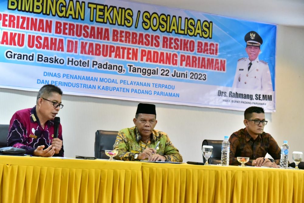 Rahmang Buka Bimtek Perizinan Berusaha Berbasis Resiko Bagi Pelaku Usaha se-Kabupaten Padang Pariaman