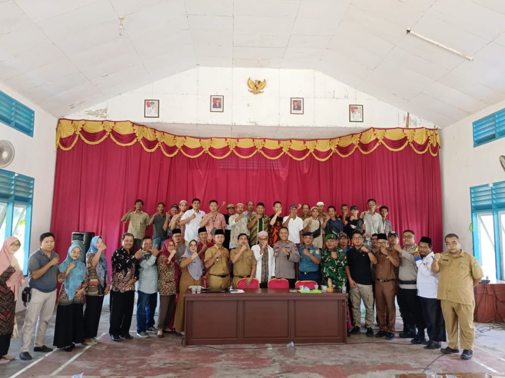 Danramil 03/Sedanau Diwakili Babinsa Sertu Manurung Hadir Rapat Terkait Rencana Pemusnahan Anjing Liar Danramil 03/Sedanau Diwakili Babinsa Sertu Manurung Hadir Rapat Terkait Rencana Pemusnahan Anjing Liar
