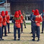 Babinsa Koramil 03/Sedanau Bersama Polsek Latih Paskibra Tingkat Kecamatan Seluan