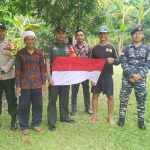 Babinsa Serda Sianipar Bersama Unsur Terkait Lakukan Sidak Rumah Warga Yang Tidak Pasang Bendera Babinsa Serda Sianipar Bersama Unsur Terkait Lakukan Sidak Rumah Warga Yang Tidak Pasang Bendera