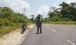 Babinsa Koramil 03/Sedanau Terus Lakukan Patroli, Antisipasi Terjadinya Karhutla
