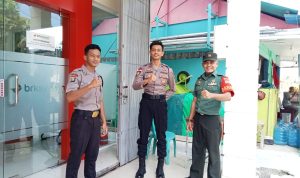 Sinergitas Babinsa Koramil 06/Serasan Bersama Polsek, Berikan Keamanan dan Kenyamanan Bagi Masyarakat
