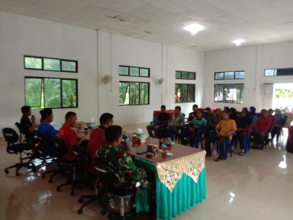 Babinsa Serda Iwan Apresiasi Kegiatan Festival Seni Budaya Desa Selading Babinsa Serda Iwan Apresiasi Kegiatan Festival Seni Budaya Desa Selading