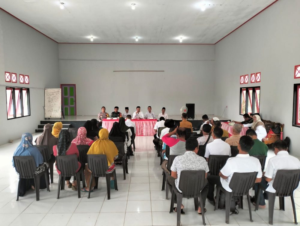 Babinsa Kopda Suwarno Hadiri Musyawarah Pembubaran pengurus BUMDES Setumuk Babinsa Kopda Suwarno Hadiri Musyawarah Pembubaran pengurus BUMDES Setumuk
