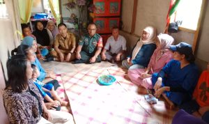 Peduli Kesehatan, Babinsa Dampingi Nakes Berikan Penyuluhan Pada Ibu Hamil dan Balita Peduli Kesehatan, Babinsa Dampingi Nakes Berikan Penyuluhan Pada Ibu Hamil dan Balita
