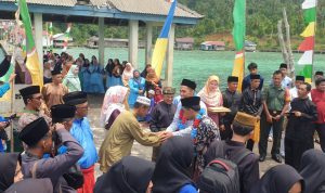 Babinsa Serda Dadang Turut Sambut Kunker Pondok Pesantren Nurul Jannah di Desa Serantas Babinsa Serda Dadang Turut Sambut Kunker Pondok Pesantren Nurul Jannah di Desa Serantas