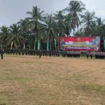 Diguyur Hujan, Bupati Natuna Pimpinan Upacara Pembukaan TMMD Ke-118 Desa Selemam