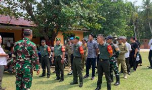 Plh. Danramil 06/Serasan Pimpin Operasi Sidak Makanan Kadaluwarsa Plh. Danramil 06/Serasan Pimpin Operasi Sidak Makanan Kadaluwarsa