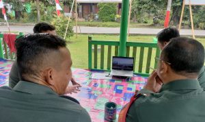 Personil Koramil 06/Serasan Saksikan Upacara Peringatan HUT TNI Ke-78 Secara Live