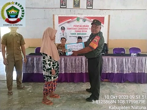 Babinsa Koramil 03/Sedanau Kembali Awasi Penyaluran BLT DD Desa Semedang Agar Tepat Sasaran Babinsa Koramil 03/Sedanau Kembali Awasi Penyaluran BLT DD Desa Semedang Agar Tepat Sasaran
