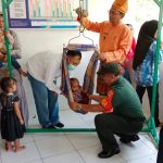 Wujudkan Balita Sehat, Babinsa Sertu Chaniago Dampingin Puskesmas Lakukan Posyandu Balita