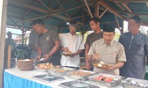 Plh. Danramil 06/Serasan Hadiri Syukuran Warga Binaan Atas Usaha Warung Plh. Danramil 06/Serasan Hadiri Syukuran Warga Binaan Atas Usaha Warung