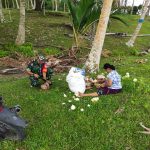 Jalin Keakraban, Babinsa Serka Risdianto Komsos Dengan Petani Kelapa Jalin Keakraban, Babinsa Serka Risdianto Komsos Dengan Petani Kelapa