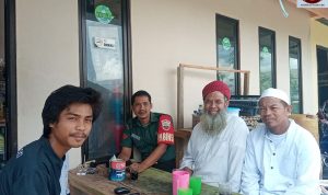 Babinsa Kopda Dhanu Irfianto Jalin Komsos Dengan Jemaah Tabligh Desa Sabang Mawang