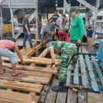 Babinsa Sertu Hendry Kembali Goro Jum’at Bersih Bersama Warga Desa Air Nusa Babinsa Sertu Hendry Kembali Goro Jum’at Bersih Bersama Warga Desa Air Nusa