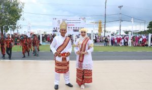 Kenakan Baju Adat Provinsi Lampung, Danlanud RHF Didampingi Ketua PIA Ardhya Garini Cab.13/D.I Lanud RHF Ikuti Upacara Sumpah Pemuda Ke 95 Tahun 2023 Kenakan Baju Adat Provinsi Lampung, Danlanud RHF Didampingi Ketua PIA Ardhya Garini Cab.13/D.I Lanud RHF Ikuti Upacara Sumpah Pemuda Ke 95 Tahun 2023