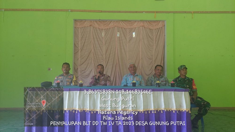 Babinsa Koramil 03/Sedanau Terus Tingkatan Pengawasan Terhadap Penyaluran BLT DD