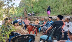 Peduli Sesama, Babinsa Koramil 06/Serasan Melayat Salah Seorang Warga Binaan Yang Tutup Usia