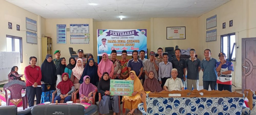 Babinsa Sertu Hendry Kembali Lakukan Pengawasan Terhadap Penyaluran BLT DD Air Nusa