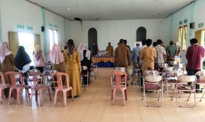 Babinsa Serda Nainggolan Hadiri Musdes Anggaran Desa Telok Buton 2024