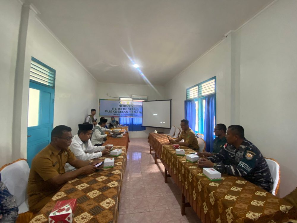 Mewakili Danramil 03/Sedanau, Babinsa Serma Indra Susilo Hadiri Survei Akreditasi Puskesmas