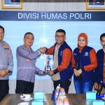 Kadiv Humas dan IWO Perkuat Komitmen Wujudkan Pemilu Damai Kadiv Humas dan IWO Perkuat Komitmen Wujudkan Pemilu Damai
