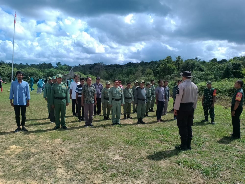Hadapi Pemilu 2024, Babinsa Koramil 03/Sedanau Lakukan Pembinaan Terhadap Satlinmas Hadapi Pemilu 2024, Babinsa Koramil 03/Sedanau Lakukan Pembinaan Terhadap Satlinmas
