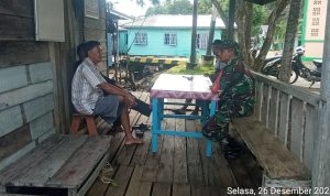 Komsos Dengan Ketua RT 002 Sabang Mawang, Babinsa Koptu Dhanu Ajak Masyarakat Jaga Keamanan Wilayah Komsos Dengan Ketua RT 002 Sabang Mawang, Babinsa Koptu Dhanu Ajak Masyarakat Jaga Keamanan Wilayah