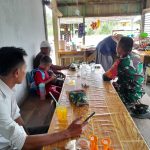 Babinsa Serka Yopi Kembali Jalin Komsos Dengan Warga Binaan Desa Batubi Jaya