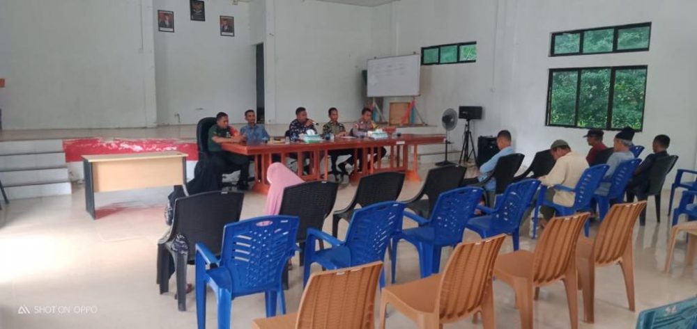 Babinsa Serda Siallagan Hadiri Musdes Desa Selading, Bahas Kekosongan Jabatan RT Babinsa Serda Siallagan Hadiri Musdes Desa Selading, Bahas Kekosongan Jabatan RT