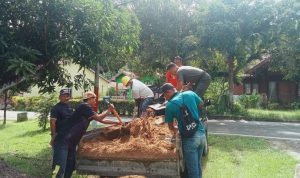 Plh. Danramil 06/Serasan Gerak Cepat Dalam Harbang, Perbaiki Kantor dan Perumahan Anggota