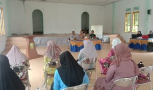 Babinsa Serda Nainggolan Hadiri Musyawarah Dusun Desa Telok Buton Babinsa Serda Nainggolan Hadiri Musyawarah Dusun Desa Telok Buton
