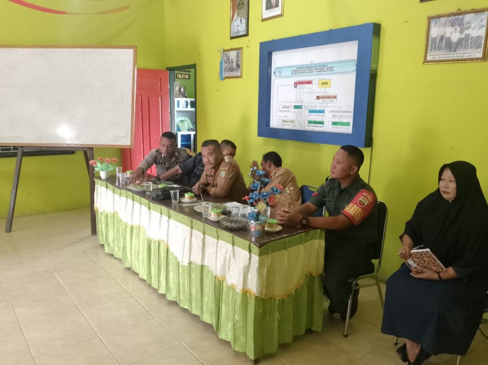 Babinsa Koptu Pamuji : BLT DD Sedarat Baru 2024 Harus Tepat Sasaran