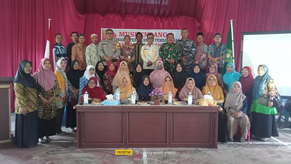 Babinsa Koramil 03/Sedanau Hadiri Rapat Musrenbang Kelurahan Sedanau Tahun 2025