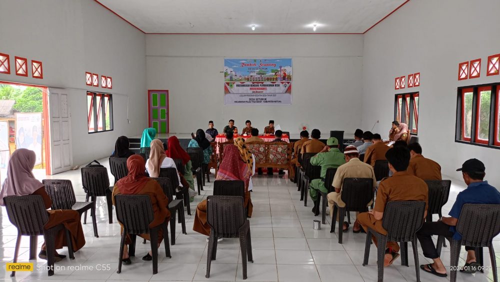 Babinsa Koramil 03/Sedanau Hadiri MusrenbangDes Setumuk Tahun 2025 Babinsa Koramil 03/Sedanau Hadiri MusrenbangDes Setumuk Tahun 2025