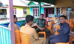 Komsos Bersama Ketua BPD Desa Pulau Tiga, Ini Saran Babinsa Serda Iwan